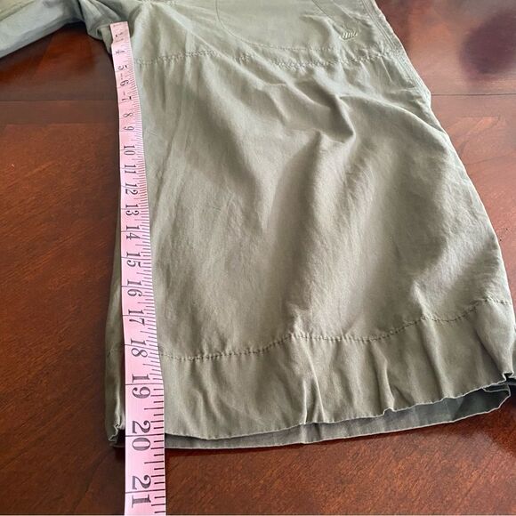 Nike | Olive Green Capri Pants, Size M - Picture 12 of 13